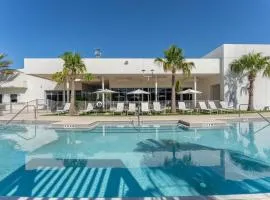 Daytona 2BR Getaway • Parking • Family Pet-Friendly