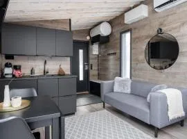 Private Himosranta Lake View Glass Suite