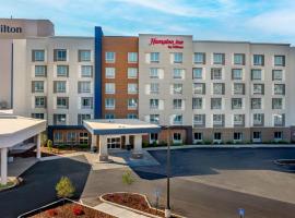Hampton Inn By Hilton St Louis Airport，位于圣路易斯的酒店