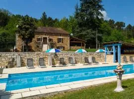 Holiday Home in Blanquefort with Private Pool