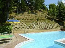 Country Cottage in Marche with Swimming Pool