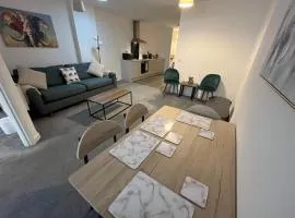 Hunters House Flat 6 Sleeps 3 Long stays Free Wi-Fi