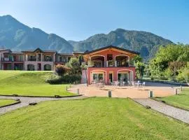 Spacious apartment in Idro with shared pool