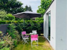 Appartement - Rez de Jardin，位于Varreddes的酒店