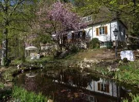 Charming Apartment in Weißenbrunn near Forest