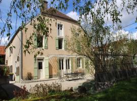 Boutique Holiday Home in Bouix with Garden，位于Bouix的酒店