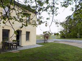 Holiday Home in Florenville with Garden，位于Chassepierre的酒店