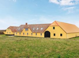 12 person holiday home in Lemvig，位于Ferring的酒店