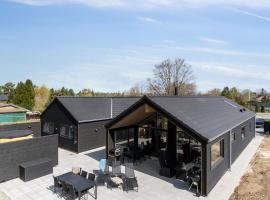 5 star holiday home in Dronningmølle，位于德隆宁莫勒的酒店
