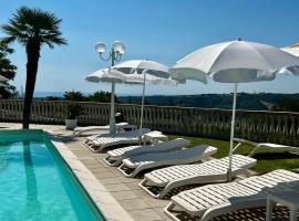 Villa Aniana - Hotel, Relax, Spa，位于Massignano的酒店