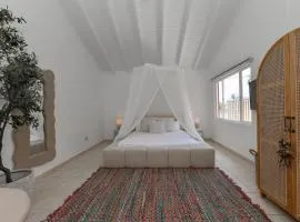 Moderne Studio Palm dichtbij de zee met zwembad