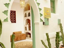 Riad prestigieux Dar Lyabaïana, climatisé, hammam ,vue mer，位于丹吉尔的酒店