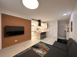 Family Friendly 3BR with Free Parking - in Rishon Letzion