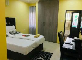 Golden Hills Lodge Zambia，位于卢萨卡的酒店