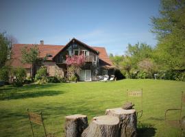 Cottage in Vosges with Sauna and Ski Trails，位于Niderviller的酒店