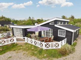 4 star holiday home in Løgstør，位于特兰德的酒店