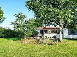 6 person holiday home in Fjällbacka，位于弗加尔巴卡的酒店