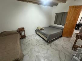 Hostel Luxfran，位于乌斯帕亚塔的酒店