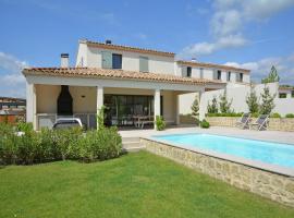 Villa in Malaucène near Mont Ventoux，位于马洛塞讷的酒店