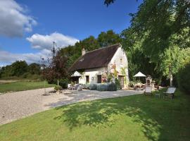 Holiday Home in Le Châtelet with Pool，位于Le Châtelet的酒店