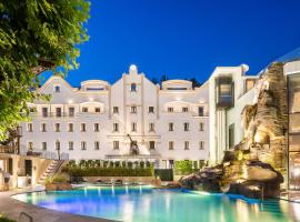 Grande Hotel Thermas Nature & SPA，位于圣佩德罗温泉的带泳池的酒店