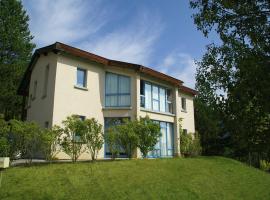 曼森迪瓦卡赛莫娜恩迪斯2号度假屋，位于Ponet-et-Saint-Auban的酒店