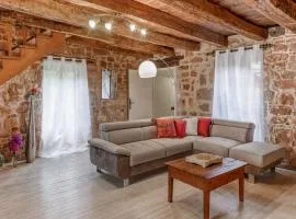Holiday Home in Aquitaine with Pool