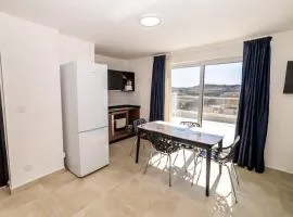 Peaceful Penthouse with Country Views - by HostMT