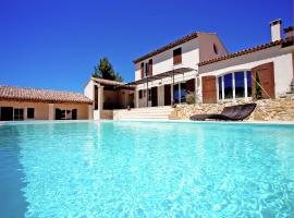 Villa in Provence with Infinity Pool，位于Martres-Tolosane的酒店