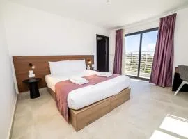 Peaceful 1-Bedroom Apartment Stunning Views - by HostMT