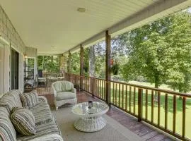 Golf, Hike and Explore Blue Ridge Mtn Haven with Deck