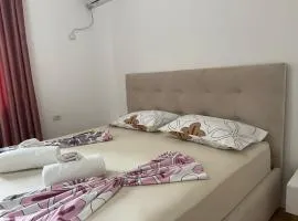 City & Canyon - Modern Comfort