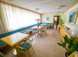 阿尔伯格贝尼托酒店，位于庞特内阿尔比的酒店