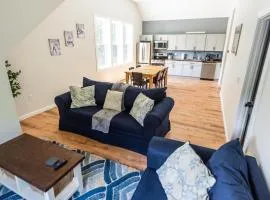 NEW Skye Ridge Carriage House with Hot Tub