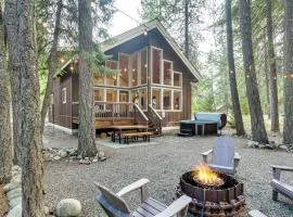 Hot Tub & Game Room: Ronald Retreat 2 Mi to Lake!
