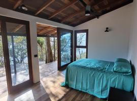 Román Cabañas del Mirador #2 para 2 personas，位于Pahuatlán del Valle的酒店
