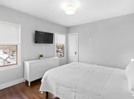 Quiet & Cozy Room by SCSU