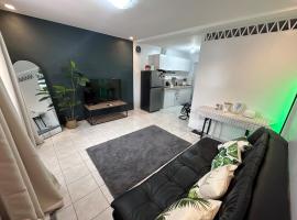 Cozy Hideout-Free Parking, Netflix & Arcade Games，位于Cainta的酒店