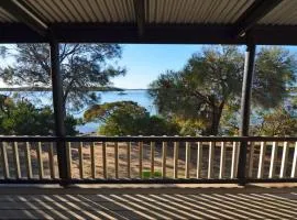 CDC-625 Beach House incl.rear 2BR studio