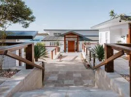 The Luxurious Lobster Pot With Studio Offers The Complete Coffin Bay Experience - View, Position and Jetty For Fishing