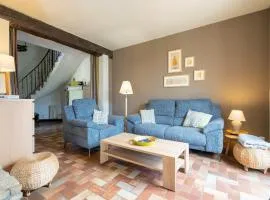 Lovely country house with private pool