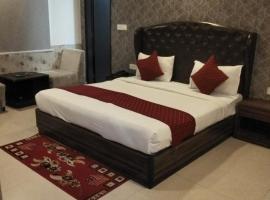 Hotel Hewlett，位于新德里德里英迪拉•甘地国际机场 - DEL附近的酒店