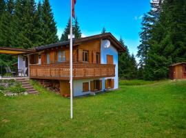 Chalet in Brambrüesch near Malix and Lenzerheide，位于马里克斯的酒店