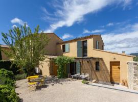 Villa in Malaucène with Mont Ventoux Views，位于马洛塞讷的酒店