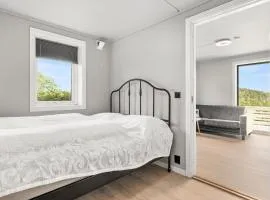 Sandefjord 1 bedroom kitchen and bathroom - Non smoking