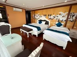 Verdure Lotus Grandeur Cruise on Ha Long Bay