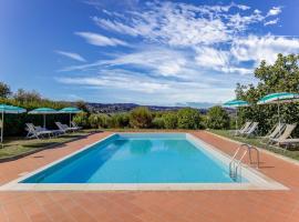 Countryside Holiday Home in Gambassi Terme with Garden，位于奎尔瑟的酒店