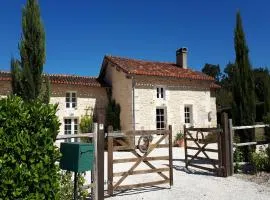Holiday home with pool in Verteillac