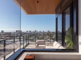 Maroochydore Penthouse - Stunning Views- 2Carparks