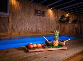 bali carmel zimmer & spa，位于Dāliyat el Karmil的Spa酒店